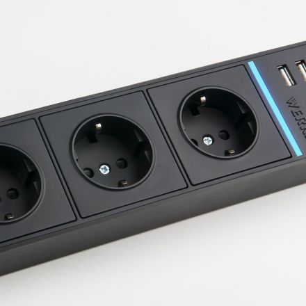 Розеточный блок 4-х местный + 3 USB Werkel W6514908 черный (WL20-04-03)