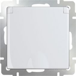 Розетка с з/к с крышкой и шторками Werkel W1171201 белый (WL01-SKGSC-01-IP44)