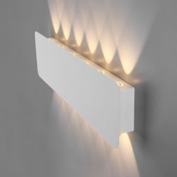Настенный светильник Eurosvet 40139/1 LED белый