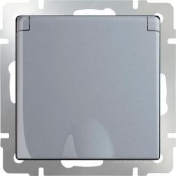 Розетка с з/к с крышкой и шторками Werkel W1171206 серебро (WL06-SKGSC-01-IP44)